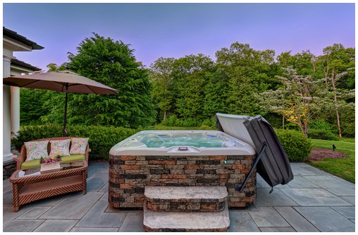 CT real estate photographer - high-end residential and commercial properties